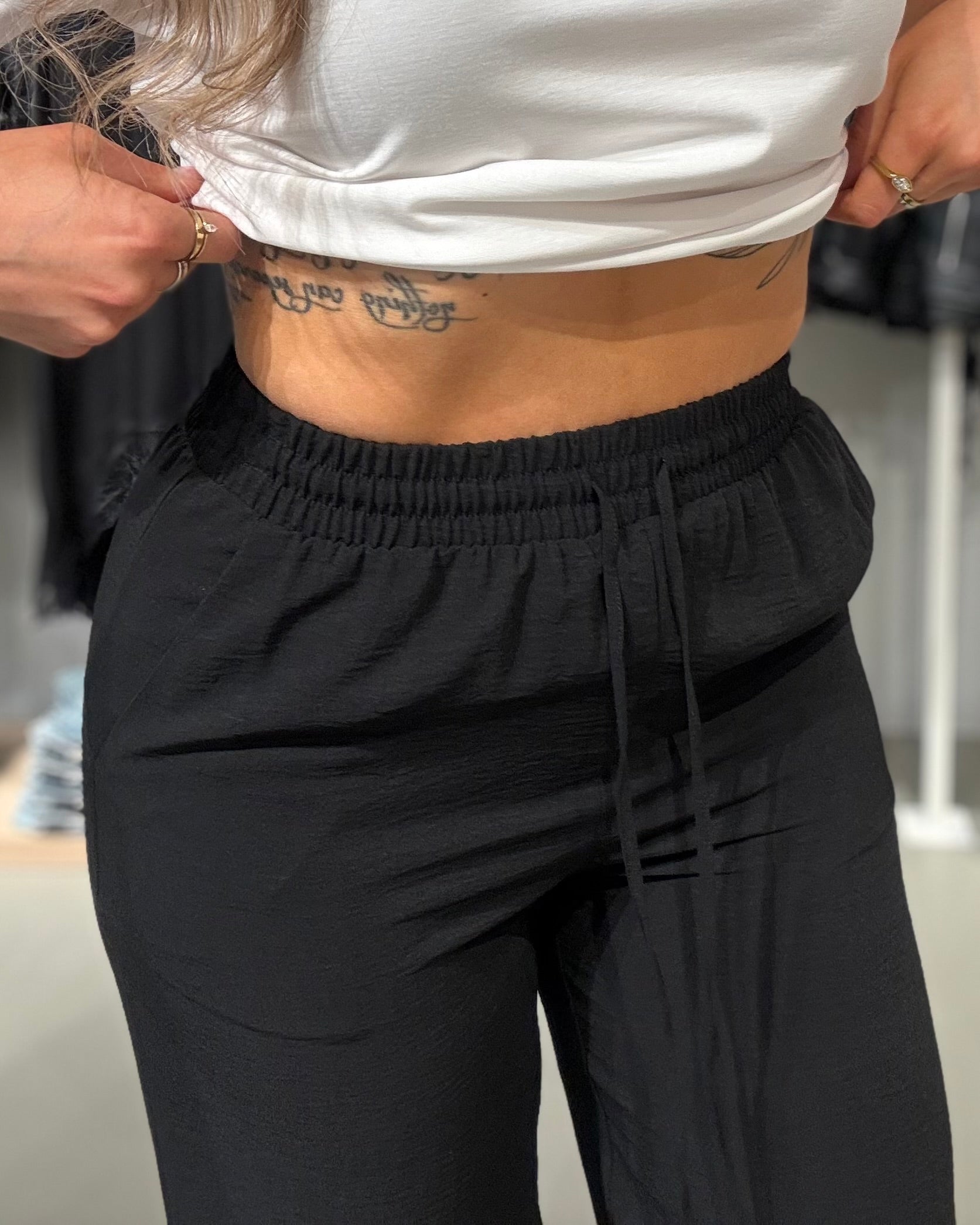 VIJOSA Trousers - Black Beauty